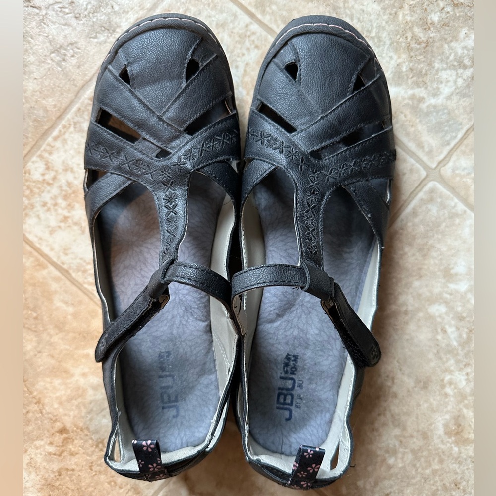 JBU women’s shoes